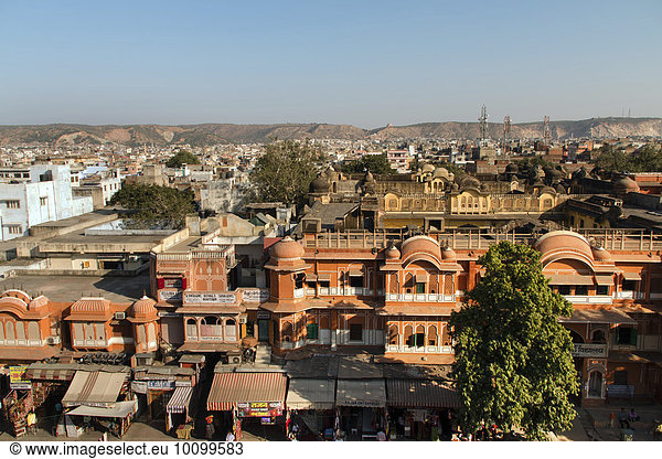 Pink City Rosarote Stadt Ausblick vom Palast der Winde Jaipur Rajasthan Indien Asien