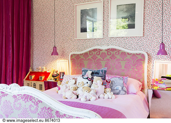 Pink girl's bedroom