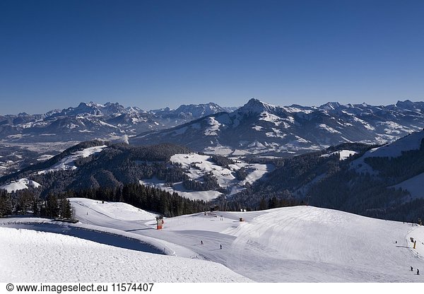 Piste  winter landscape  view of the Kitzbühel Horn  ski area Wilder Kaiser-Brixental  Tyrol  Austria  Europe