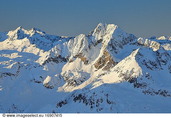 Piz Calderas 3397 m  Piz d' Er 3378 m  Piz Julier  3380 m  Graubünden  Schweiz  Europa