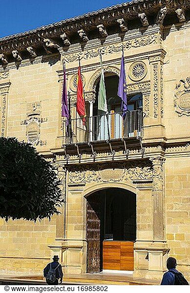 Platereske Fassade des Rathauses von Baeza  UNESCO-Weltkulturerbe. Provinz Jaen  Andalusien  Südspanien Europa.