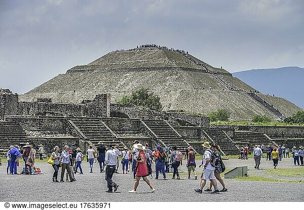 Plaza de la Luna  Sonnenpyramide  Ruinenstadt Teotihuacan  Mexiko  Mittelamerika