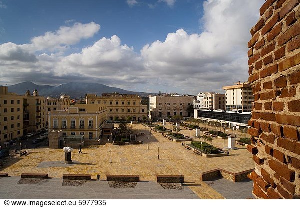 Plaza de Las Culturas (Kulturen Platz)  gesehen von El Primer Recinto (die erste Festung)  Melilla  Spanien  Spanish Nordafrika  Afrika