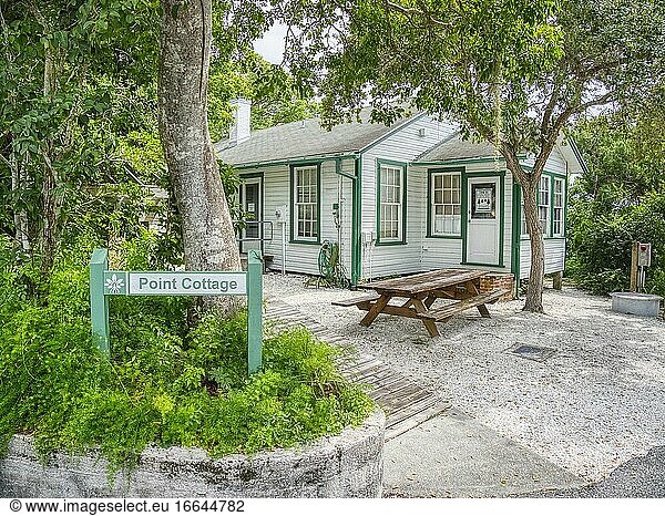 Point Cottage  auch bekannt als Bertha?.s Cottage in Historic Spanish Point in Osprey Florida in den Vereinigten Staaten.