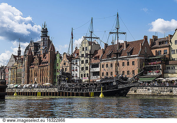 Poland  Gdansk  Hanseatic League houses and historic sailship on the Motlawa river