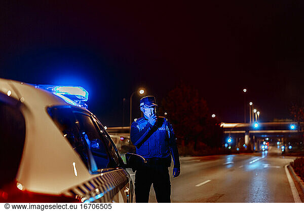 police control of people in the confined city