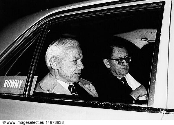 politics  conferences  summit USA - USSR  Geneva  Switzerland  19./20.11.1985  member of the American delegation Paul Nitze and Edward Rowney in the car  20.11.1985  conference  cold war  1980s  80s  20th century  historic  historical  people
