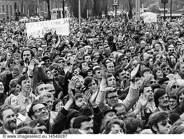 politics  demonstrations  Germany  demonstration for the treaties with the East  Schoeneberg city hall  West Berlin  April 1972  againts paragraph 218  people  crowd  crowds  crowds of people  Schoneberg  West Berlin  Ostpolitik  politics toward the East  foreign policy  external policy  Germany  West Germany  Western Germany  detente  1970s  70s  20th century  historic  historical  SchÃ¶neberg