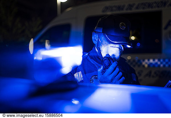 Polizei bei einer Notfallmission  Madrid  Spanien