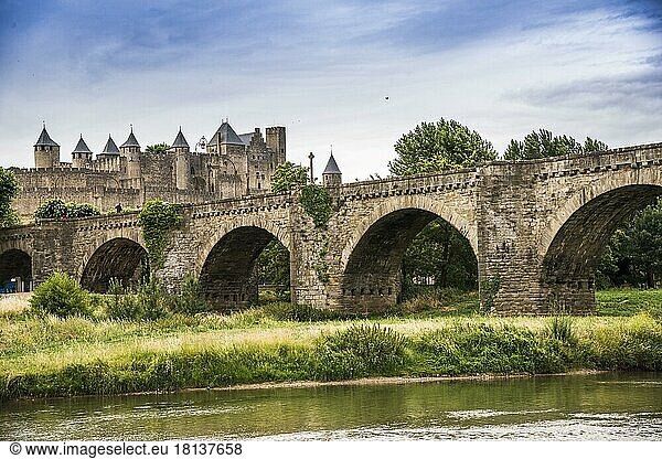 Pont Vieux  Old Bridge  Carcassonne  Languedoc-Roussillon  Aude  France  Europe