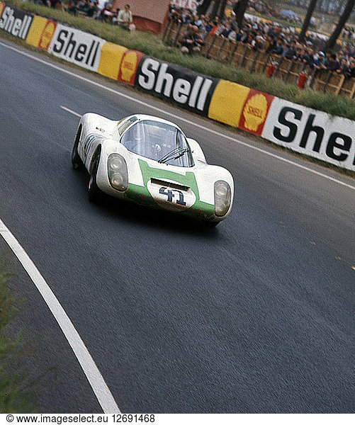 Porsche 907-6 gefahren von Siffert-Herrman  1967 Le Mans Künstler: Unbekannt.