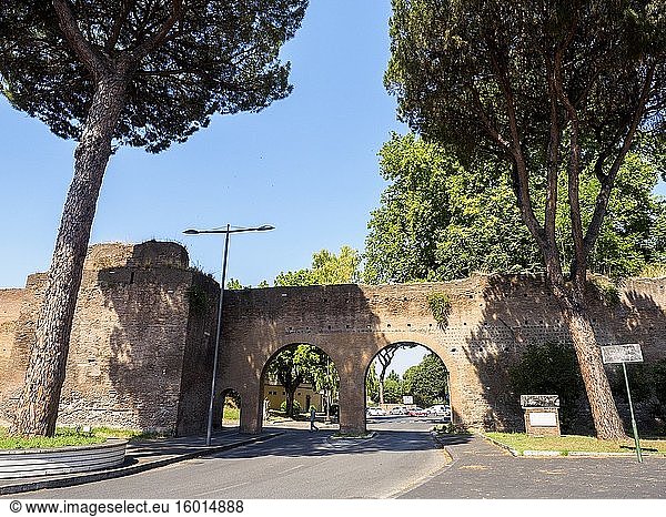 Porta Metronia ist ein Tor in den Aurelianischen Mauern von Rom - Rom  Italien.