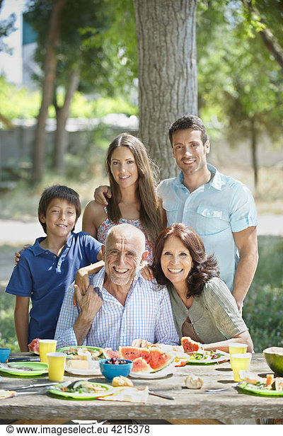Porträt einer Mehrgenerationen-Familie
