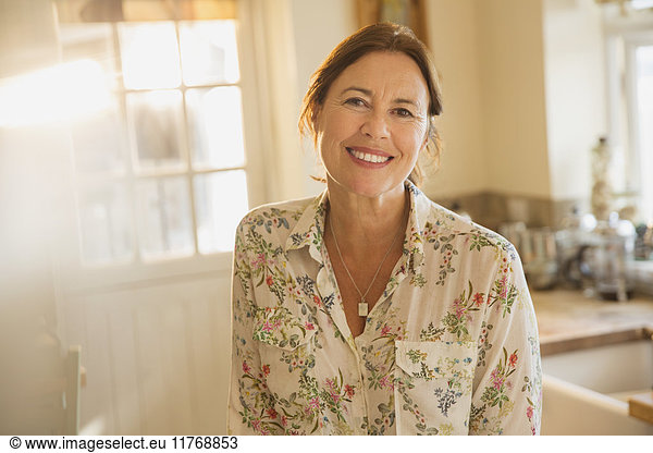 Portrait lächelnde reife Frau
