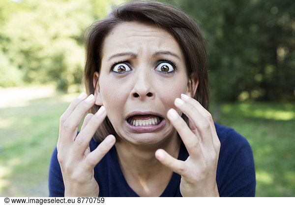 Portrait Of Horrified Woman Portrait Of Horrified Woman,screaming ...