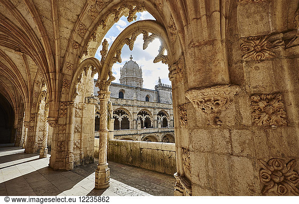 Portugal  Lisbon  Mosteiro dos Jeronimos  cloister