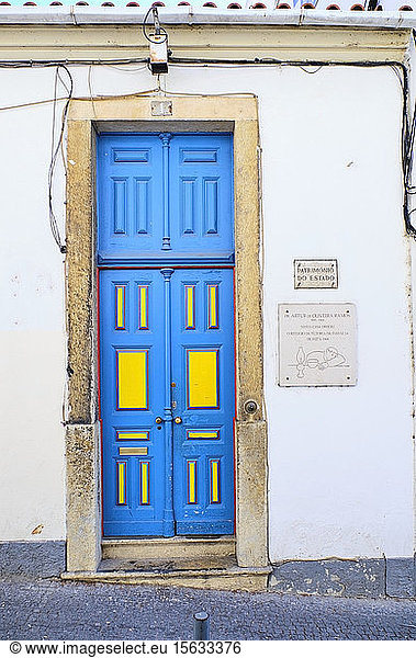 Portugal  Lissabon  Alfama  blaue Tür