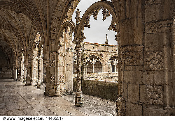 Portugal  Lissabon  Bogengänge im Jeronimos-Kloster