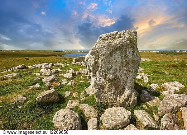 Prähistorische Steinacleit Standing Stones mit einem Steinkreis eines Grabberges Datum unbekannt aber irgendwo zwischen 1500-3000 v. Chr. Lewis Äußere Hebriden Schottland.