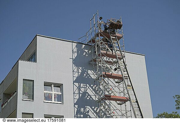Prefabricated building  roof renovation  High-Deck-Siedlung  Neukölln  Berlin  Germany  Europe