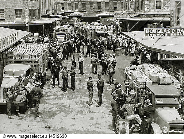 Produce Market Workers and Police  New York City  USA  Racket Busters  1938