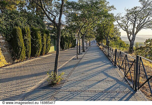 Promenade der Stadtmauern  Baeza  UNESCO-Welterbestätte. Provinz Jaen  Andalusien  Südspanien Europa.