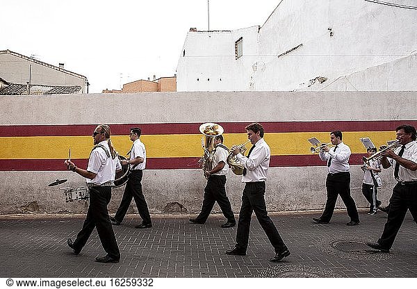 Prozession von San Isidro  Musiker  CAMPO REAL  Provinz MADRID  SPANIEN  EUROPA.
