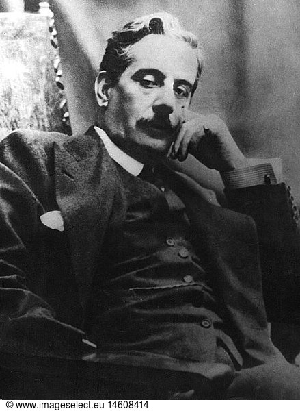 Puccini  Giacomo  22.12.1858 - 29.11.1924  ital. Komponist  Halbfigur  um 1910