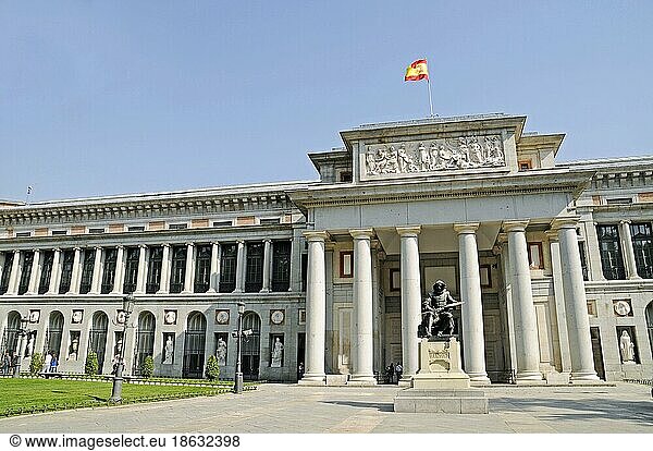 Puerta de Velazquez  Museum  Museo del Prado  Diego Velazquez Statue  Madrid  Spain  Europe