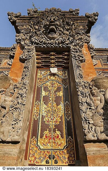 Puri Saren Agung Temple  the palace was a part of the official residence of the Ubud royal family  Bali  Indonesia  Asia