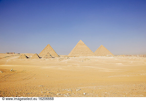 Pyramiden der Nekropole von Gizeh  Gizeh  Ägypten