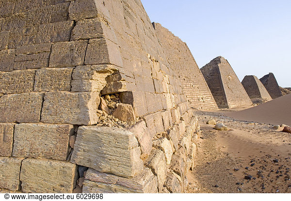 Pyramiden von Meroe  Sudan  Afrika