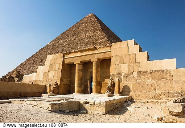 pyramidenförmig Pyramide Pyramiden Kairo Hauptstadt groß großes großer große großen Ägypten Gise Pyramide