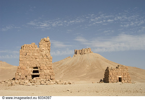 Qala'at ibn Maan Zitadelle Burg  archäologische Ruinen  Palmyra in Syrien  Naher Osten