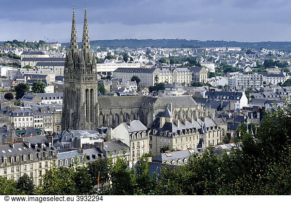 Quimper  Stadtansicht  CathÈdrale St. Corentin  FinistËre  Bretagne  Frankreich  Europa