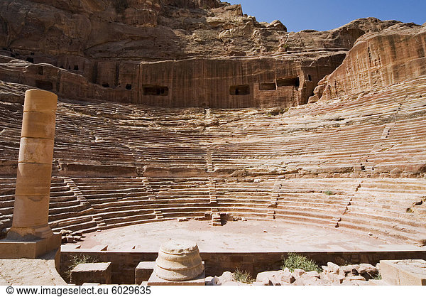 Römische Amphitheater  Petra  UNESCO World Heritage Site  Jordanien  Naher Osten