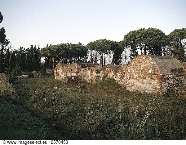Römische Gräber auf dem Friedhof Isola Sacra bei Ostia,  Italien. Künstler: Werner Forman