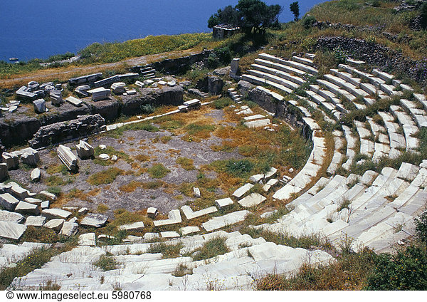 Römische Marmor Theater in der Nähe von Klima  Milos  Cyclades Islands  Griechenland  Mittelmeer  Europa