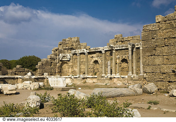 Römische Ruinen in Side  Türkische Riviera  Türkei  Asien