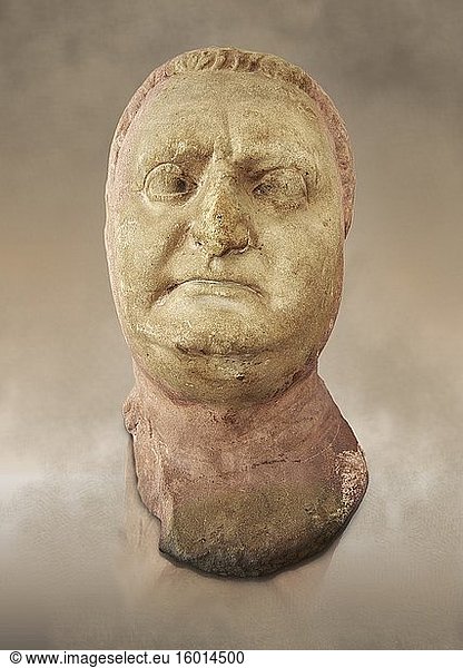 Römische Skulptur des Kaisers Vitellius  ausgegraben in Althiburos  ca. 20. April 69-20. Dezember 69 nach Christus. Nationalmuseum Bardo  Tunis  Inv.-Nr.: C. 1784.