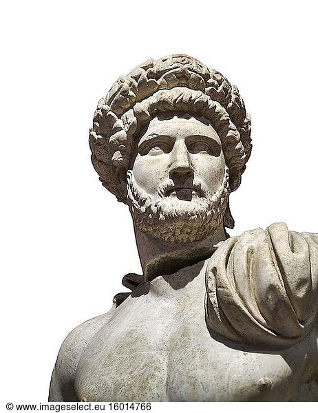 Römische Statue des Kaisers Hadrian. Marmor. Perge. 2. Jahrhundert nach Christus. Inv.-Nr. 3861-3863. Archäologisches Museum Antalya  Türkei. Vor weißem Hintergrund.