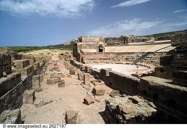 Römische Theater  Ruinen der alten römischen Stadt von Baelo Claudia  Tarifa. Cádiz  Andalusien  Spanien