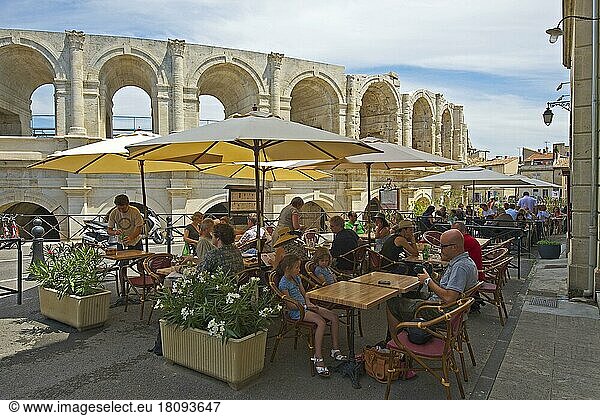 Römisches Amphitheater in Arles  Provence  Provence-Alpes-Cote d'Azur  Frankreich  Europa
