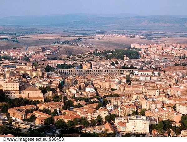 Römisches Aquädukt und Luftbild auf Segovia. Spanien
