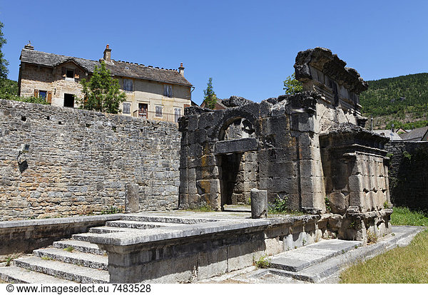 R÷misches Mausoleum Lanuejols  LozÞre  Languedoc  Frankreich  Europa