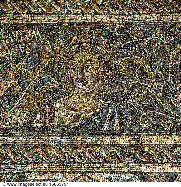 Römisches Mosaik. Weibliche Figur  die den Herbst darstellt. 4. Jahrhundert. Es stammt aus der Villa Las Tiendas. Merida. Nationalmuseum für römische Kunst. Mérida. Spanien.