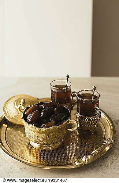Ramadan Konzept mit Teedaten