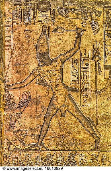 Ramses II.  Versunkenes Relief  Hypostylhalle  Tempel von Ramses II.  UNESCO-Weltkulturerbe  Abu Simbel  Ägypten