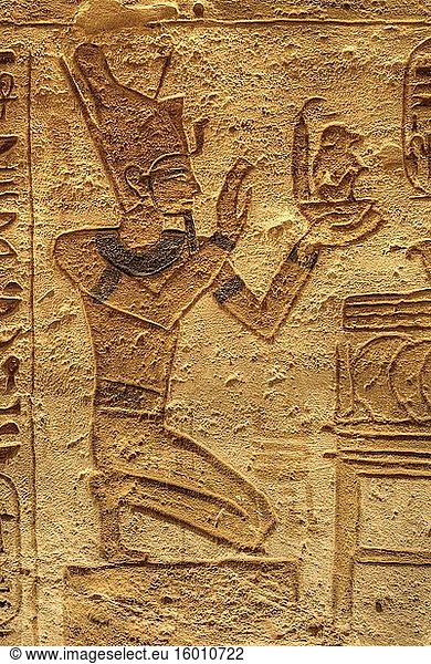 Ramses II  Versunkenes Relief  Seitenkammer  Tempel Ramses II  UNESCO-Weltkulturerbe  Abu Simbel  Ägypten