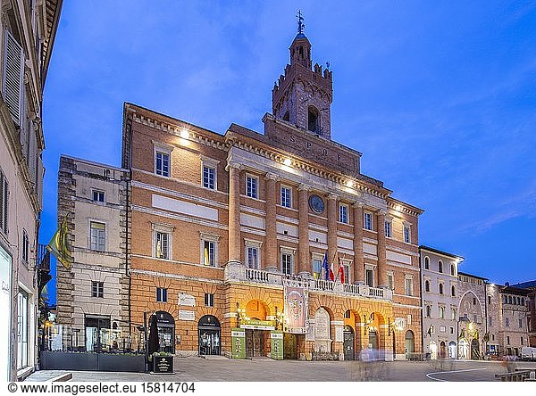 Rathaus von Foligno  Perugia  Umbrien  Italien  Europa